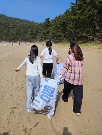 4월 활동_해변닦기 봉사활동  이미지