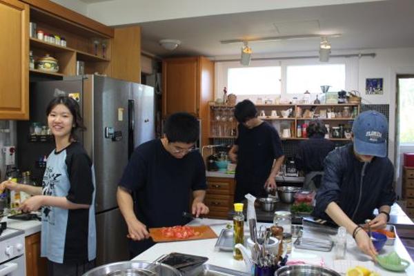6.13. 채식 요리 활동(당근, 토마토, 오이) 이미지